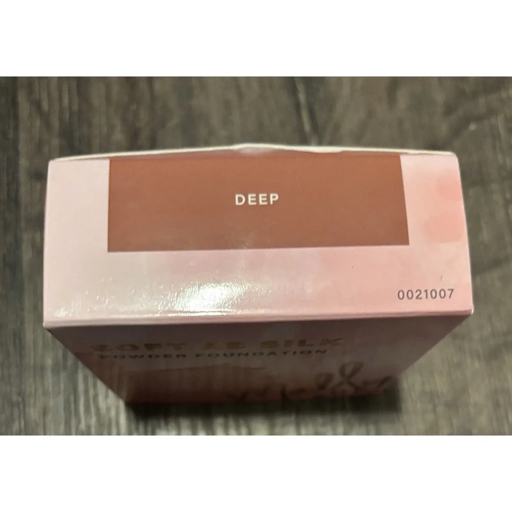 Molly Makeup Powder‎ Foundation Soft As Silk Deep NIB